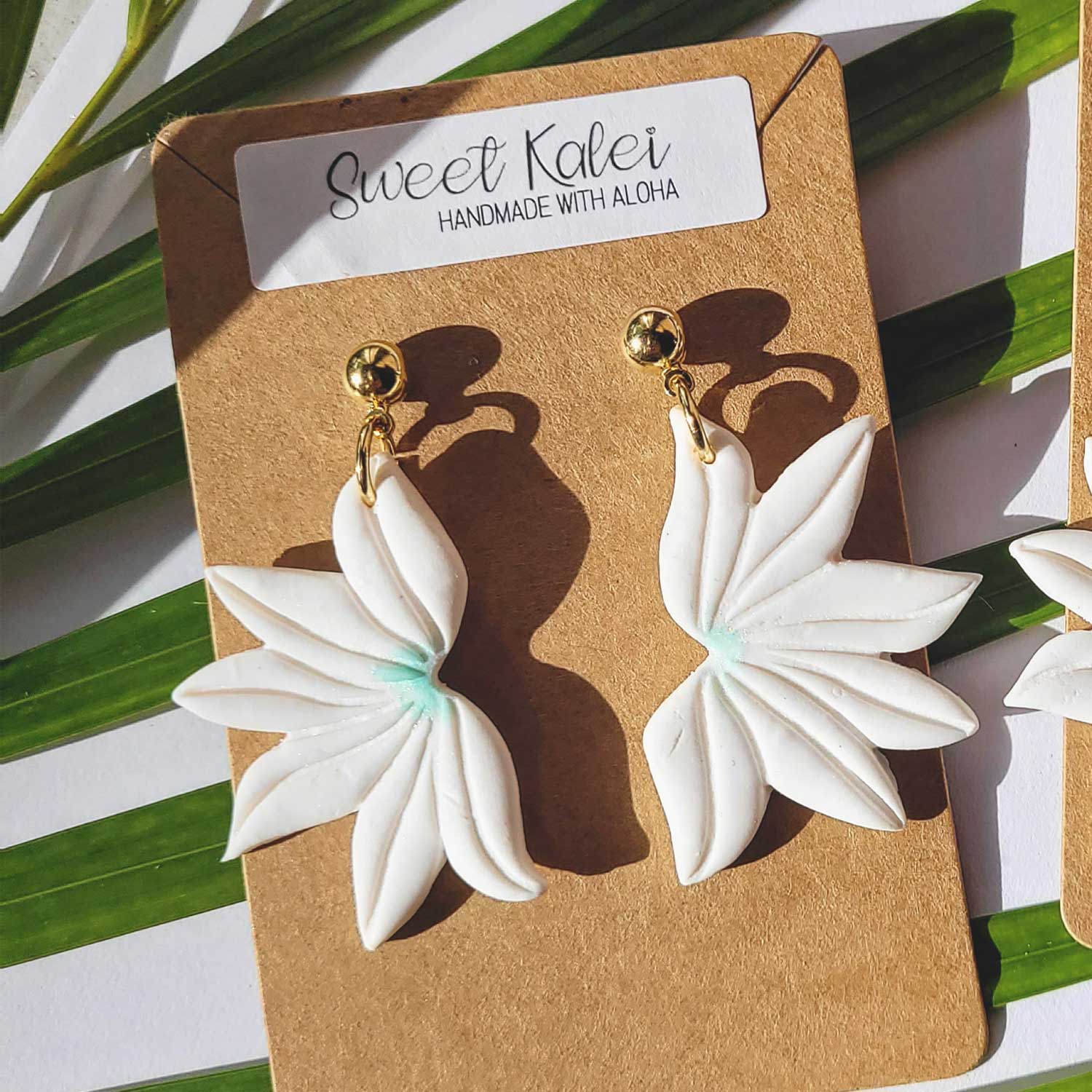 Naupaka Half-flower Clay Gold Earrings