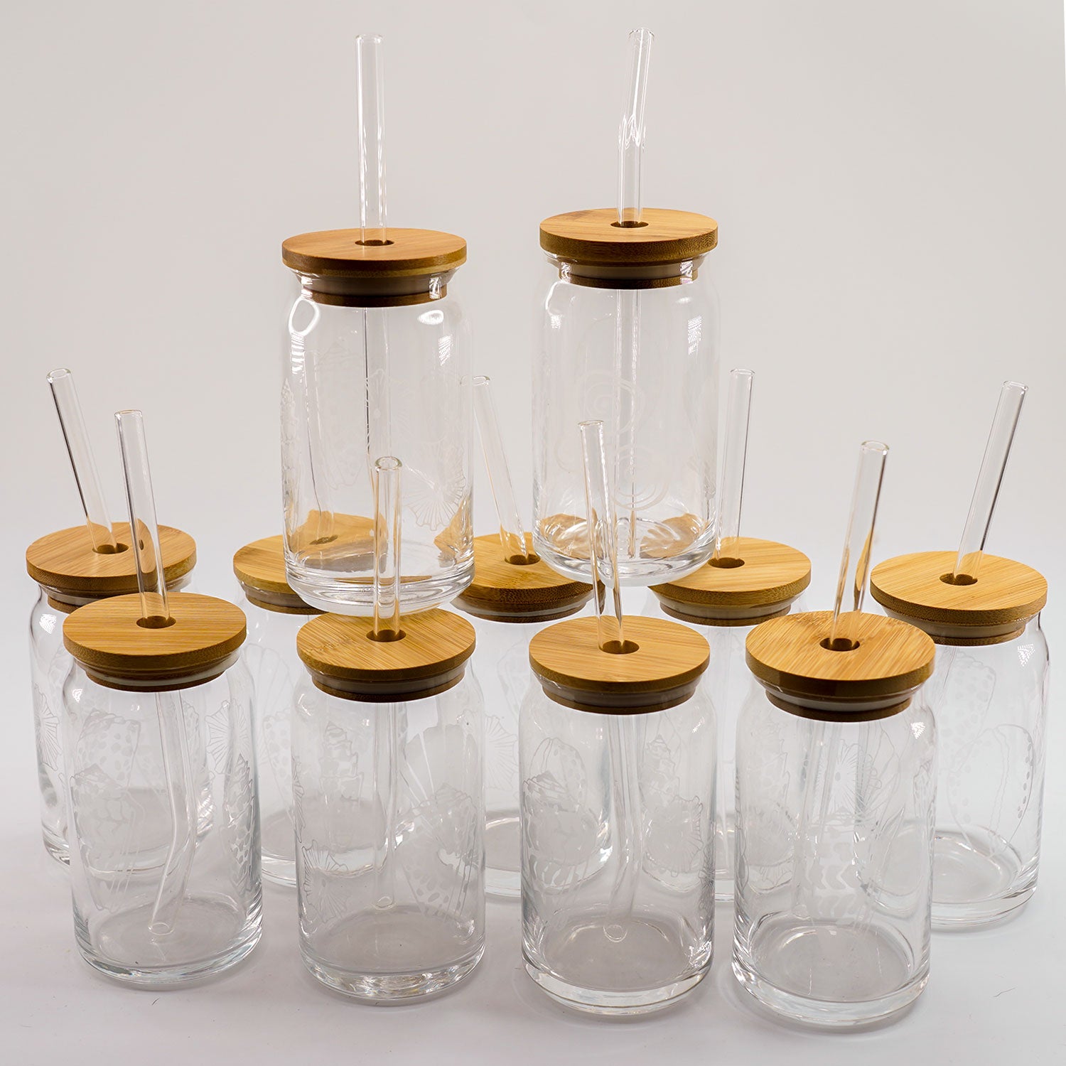 Hand Etched 16 oz Glass Tumbler with Lid & Straw - Seashell