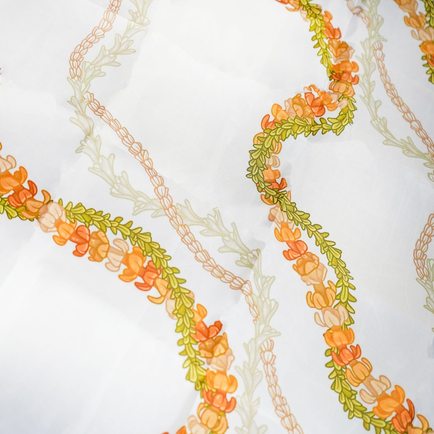 Deluxe Hawaiian Lei Shower Curtain & Bath Mat Set - White