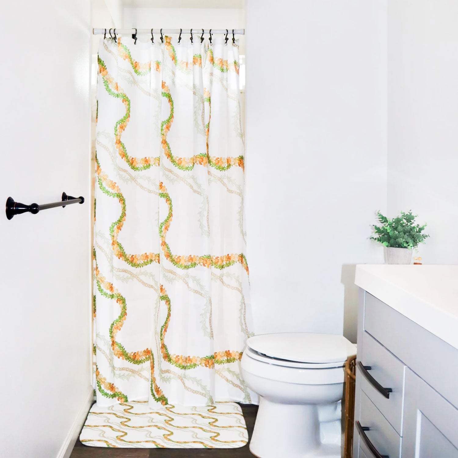 Deluxe Hawaiian Lei Shower Curtain & Bath Mat Set - White