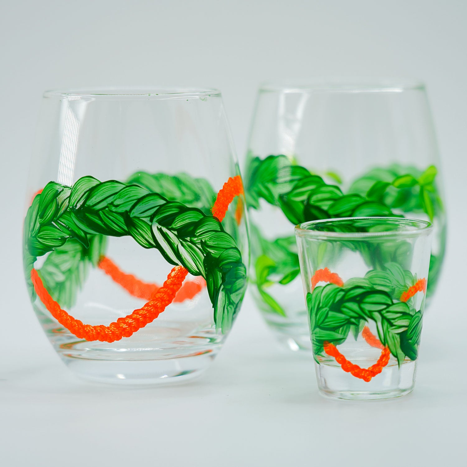 Hand-Painted Stemless Wine Glass Tumbler - Maile & ʻIlima