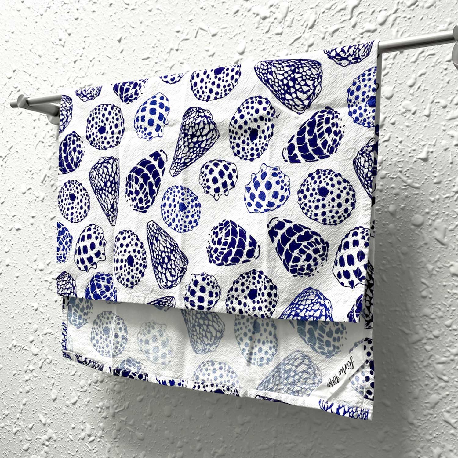 19" x 27" Cotton Flour Sack Tea Towel - Blue Shells