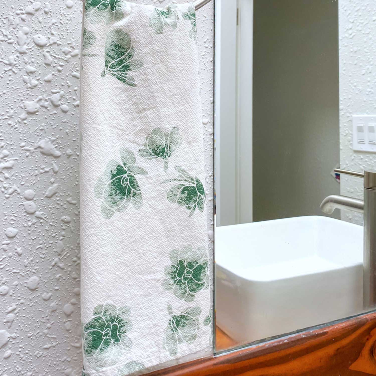 19" x 27" Cotton Flour Sack Tea Towel - Naupaka Leaves