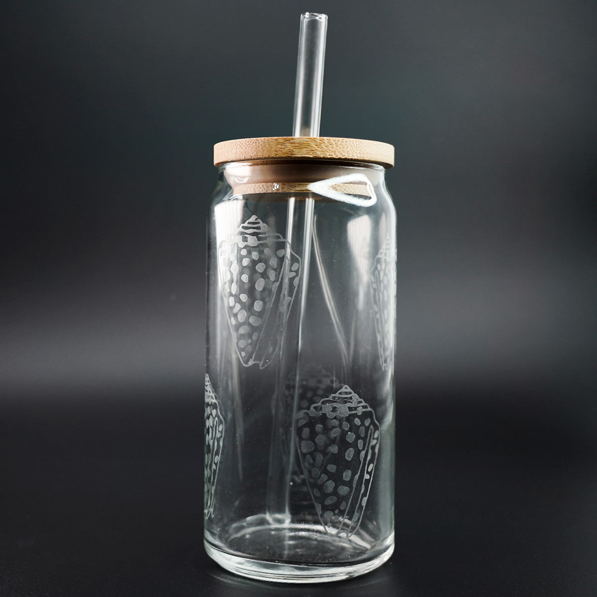 Hand Etched 20 oz Glass Tumbler with Lid & Straw - Flea Cone Shell