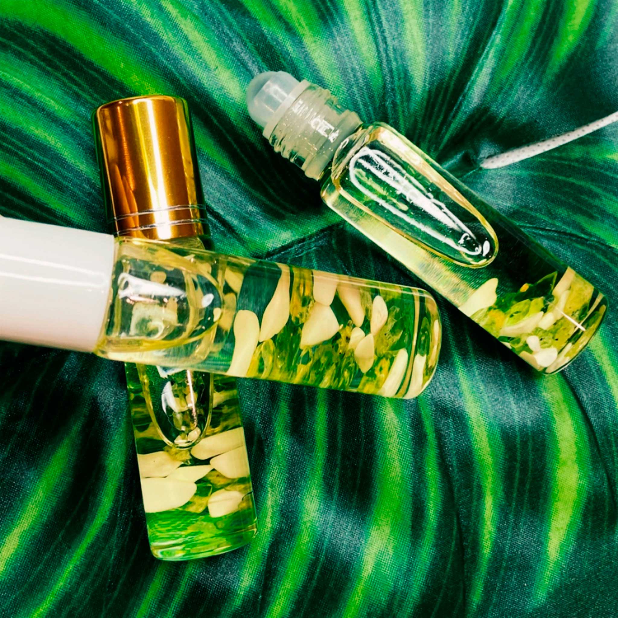 Kūkolu Hawaiian Sandalwood Kukui Calming Essential Oil Roller