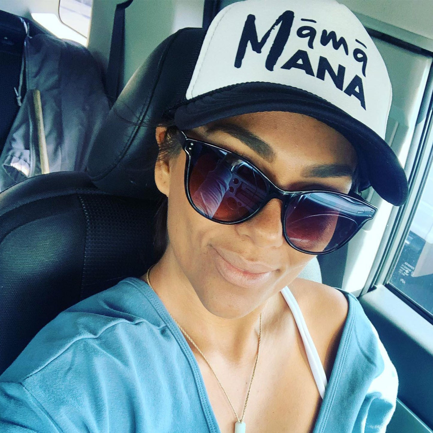 Māmā Mana Gold Foil Trucker Hat - Maroon